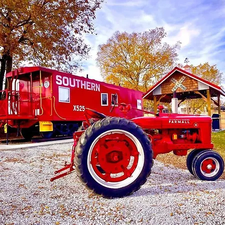 Bourbon Trail: Caboose On The Farm Villa Lawrenceburg Exterior photo