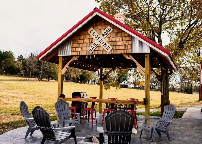 Bourbon Trail: Caboose On The Farm