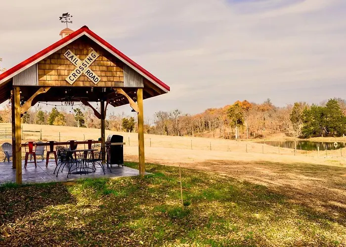 Bourbon Trail: Caboose On The Farm
