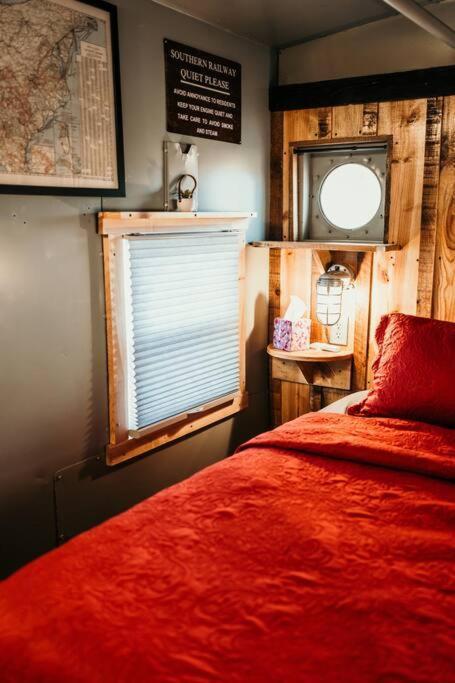 Bourbon Trail: Caboose On The Farm Holiday home *