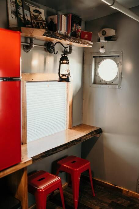 Holiday home Bourbon Trail: Caboose On The Farm