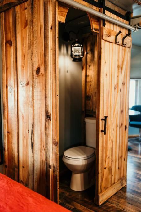 Bourbon Trail: Caboose On The Farm Hébergement de vacances
