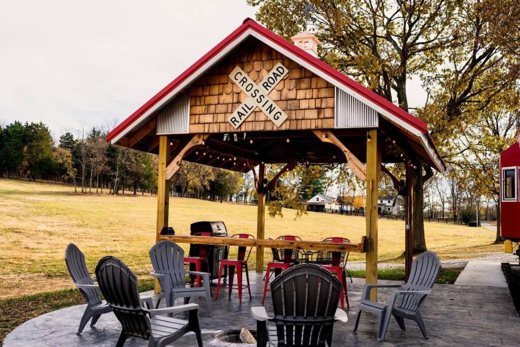 Bourbon Trail: Caboose On The Farm Holiday home *