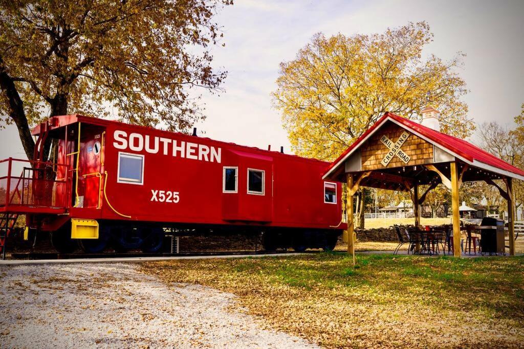 Hébergement de vacances Bourbon Trail: Caboose On The Farm *
