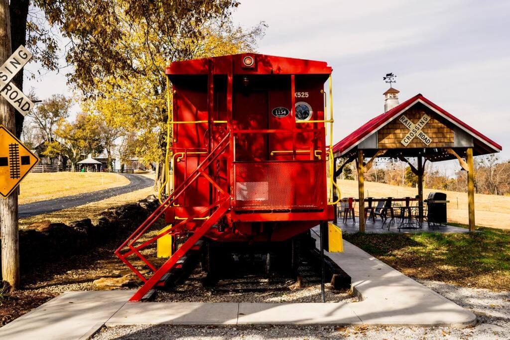 Bourbon Trail: Caboose On The Farm