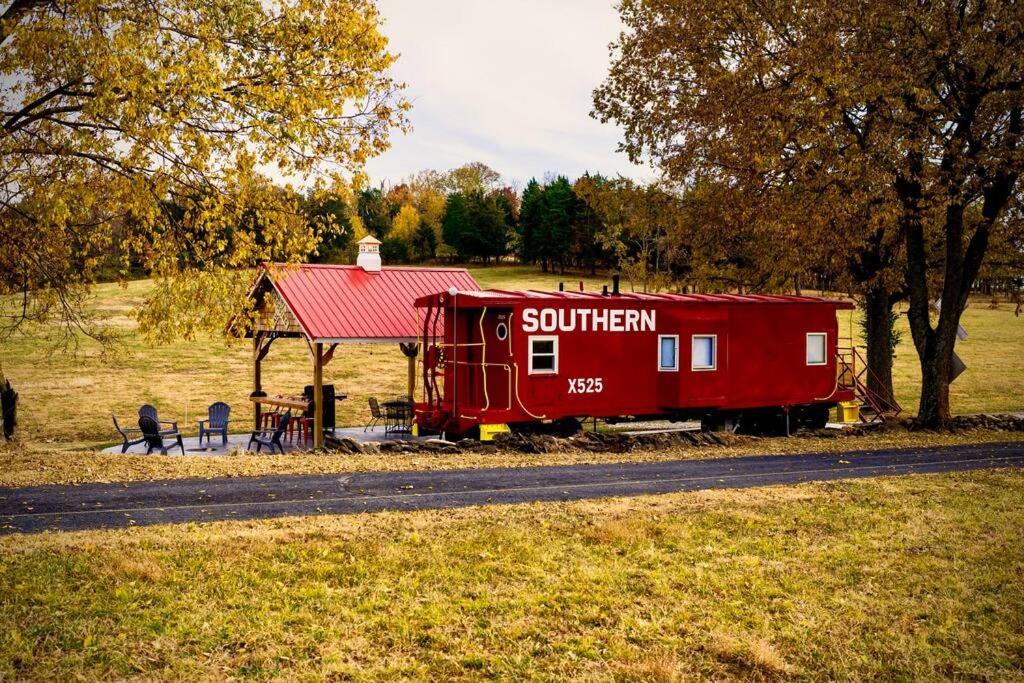 Bourbon Trail: Caboose On The Farm Hébergement de vacances *